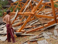 Hujan Es Disertai Angin Kencang Porak-porandakan 6 Desa di 4 Kecamatan Madiun