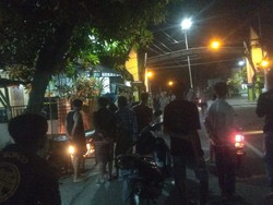 Warga Probolinggo Bakar-bakar Sampah, Api Sempat Sambar Pipa Jargas