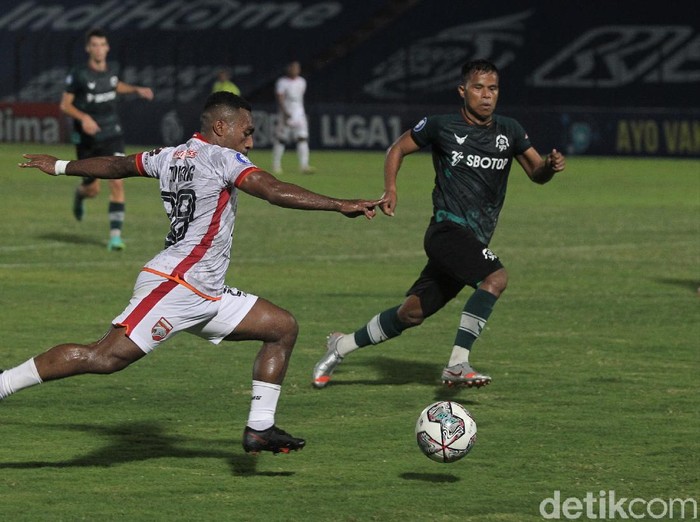 Persikabo 1973 berhasil menundukan Borneo FC saat bertanding di Stadion Sultan Agung, Bantul, Yogyakarta. Persikabo unggul dengan skor 3-0.