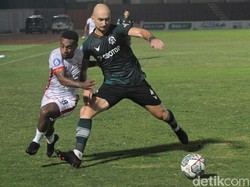 Persikabo kembali merobek gawang Borneo FC lewat Pushniakou Siarhei di menit ke-26.