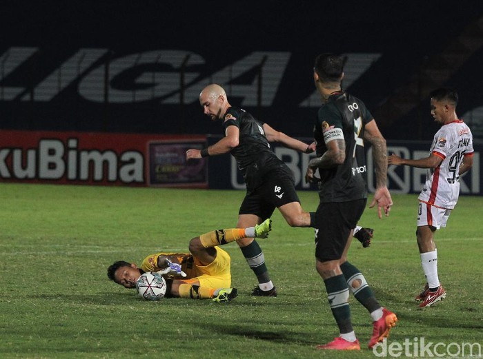 Persikabo 1973 berhasil menundukan Borneo FC saat bertanding di Stadion Sultan Agung, Bantul, Yogyakarta. Persikabo unggul dengan skor 3-0.