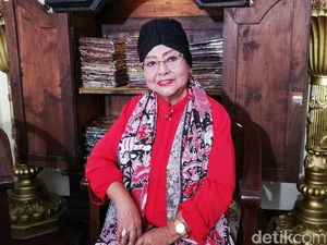Menengok Keseharian Maestro Keroncong Waldjinah Walang Kekek di Solo Menengok Keseharian Maestro Keroncong Waldjinah Walang Kekek di Solo