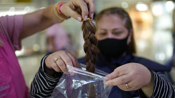 Saat Warga Venezuela Ramai-ramai Donasi Rambut untuk Pasien Kanker