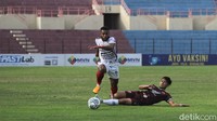 Gol PSM tercipta di menit ke-66. Umpan terobosan Willem Jan Pluim kepada pemain pengganti Azka Fauzi di kotak penalti diselesaikan dengan sepakan mendatar yang gagal diselamatkan Wawan dan bersarang di sudut kiri gawang Bali United.