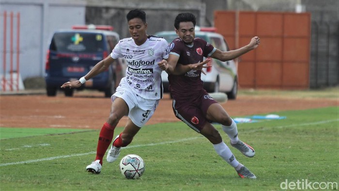 Bali United menelan kekalahan pertama di BRI Liga 1 musim ini. Melawan PSM Makassar, Serdadu Tridatu ditekuk 1-2.