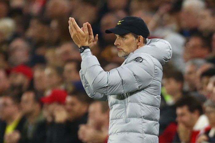 BRENTFORD, ENGLAND - OCTOBER 16: Thomas Tuchel, Manager of Chelsea applauds his team during the Premier League match between Brentford and Chelsea at Brentford Community Stadium on October 16, 2021 in Brentford, England. (Photo by Clive Rose/Getty Images)