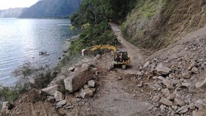 Waduh, Akses Jalan di Bali Tertutup Longsor Akibat Gempa