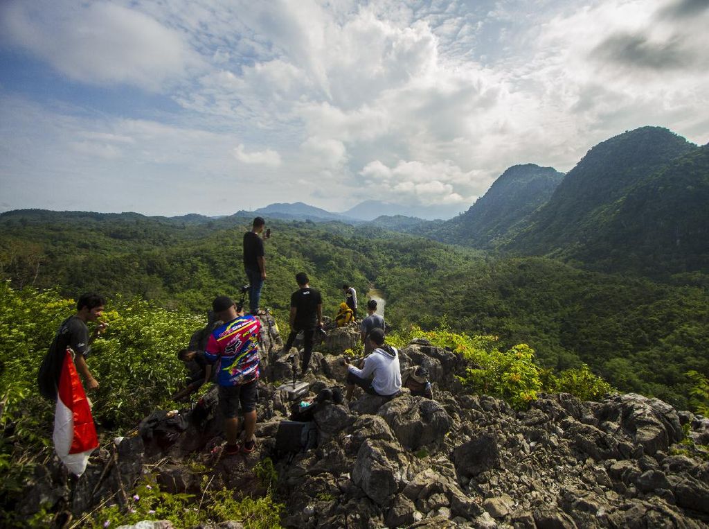 Satu-satunya Geopark Penghasil Intan, Dekat IKN, dan Terancam Tambang Satu-satunya Geopark Penghasil Intan, Dekat IKN, dan Terancam Tambang