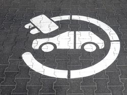 Sama-sama Kaya Nikel, RI dan Filipina Duet Kembangkan Baterai Kendaraan Listrik