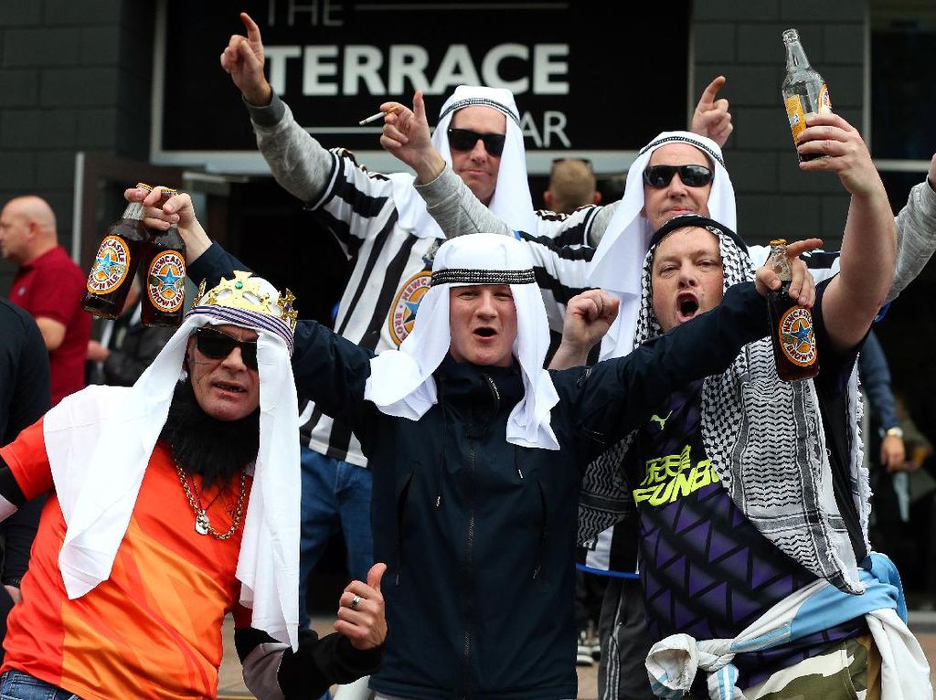 Fans Newcastle Diimbau Tak Berpenampilan bak Orang Arab