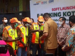 Resmikan Parkir Nontunai, Bobby Minta Jukir di Medan Tak Lagi Jadi Ninja