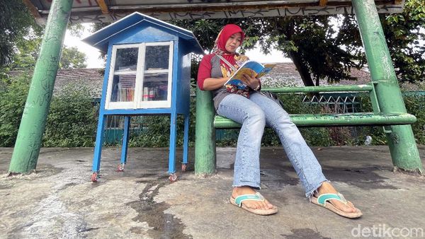 Cakep! Halte Bus Bulungan Kini Ada Perpustakaan Mini