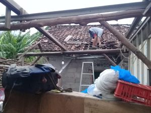 Lisus Ngamuk di Klaten Sore Ini, 5 Rumah Warga Rusak