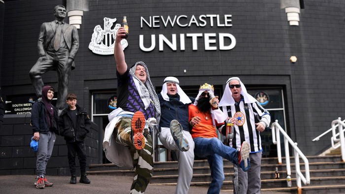 NEWCASTLE UPON TYNE, ENGLAND - OCTOBER 17: Fans of Newcastle United dressed in Fancy Dress are seen prior to the Premier League match between Newcastle United and Tottenham Hotspur at St. James Park on October 17, 2021 in Newcastle upon Tyne, England. (Photo by Stu Forster/Getty Images)