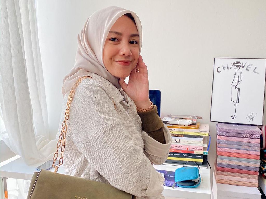 Kisah Inspiratif Wanita Bandung, Dulu Cuma Pelayan Kini Punya 6 Toko Tas Kisah Inspiratif Wanita Bandung, Dulu Cuma Pelayan Kini Punya 6 Toko Tas