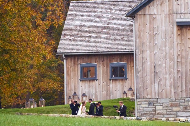 Gaun pernikahan Jennifer Gates/Foto: James Kelvon NY Post Gaun pernikahan Jennifer Gates