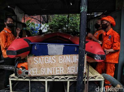 Perahu Karet dan Mesin Pompa Disiapkan dalam Simulasi Atasi Banjir Jakarta