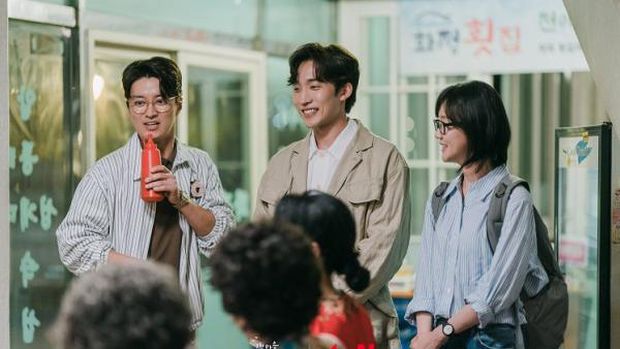 Sutradara Ji, Penulis Wang, dan Jang Yeong Guk