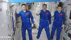 Tiba di Luar Angkasa, 3 Astronot China Siap Jalani Misi Terlama
