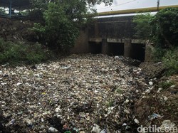 detikcom Do Your Magic: Pembersihan Sampah Kali Jambe Ditarget Kelar Desember