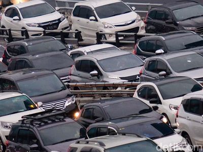 Kemacetan Tol Dalam Kota Saat PPKM Jakarta Diperpanjang