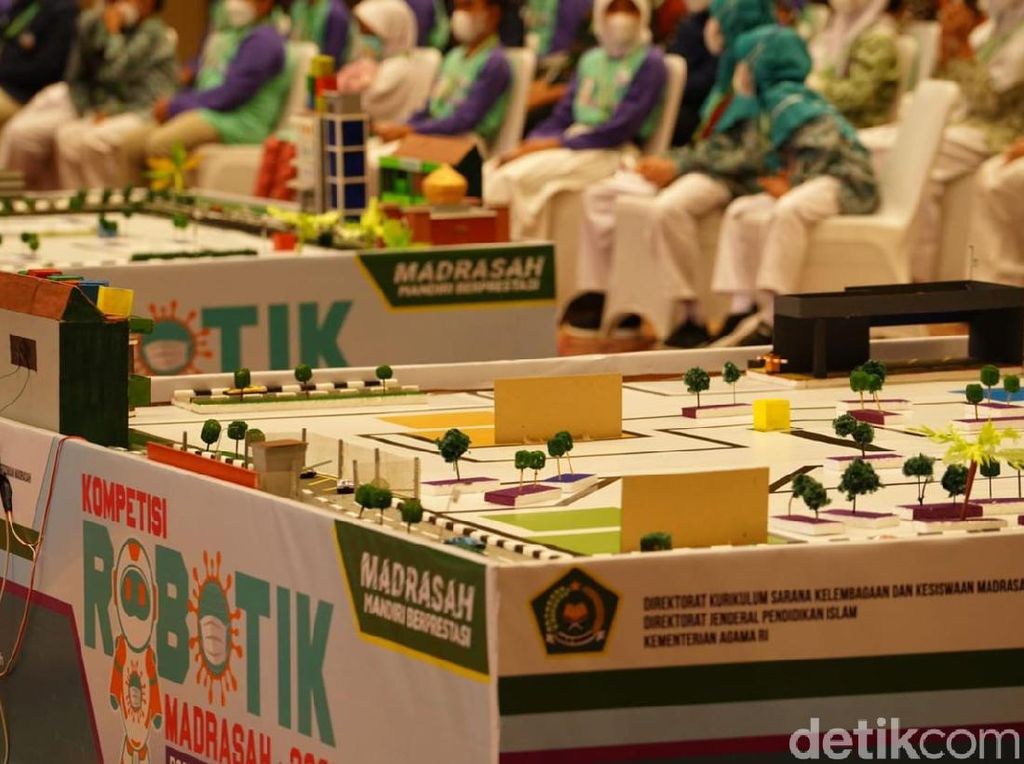 Bangga! 6 Madrasah Raih Juara 1 di Kompetisi Robotik Madrasah 2021 Bangga! 6 Madrasah Raih Juara 1 di Kompetisi Robotik Madrasah 2021
