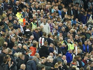 Duh! Ada Suporter Kolaps di Laga Newcastle Vs Tottenham