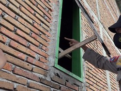 Kesaksian Warga Polman Sulbar Saat Rumahnya Diterjang Peluru Nyasar