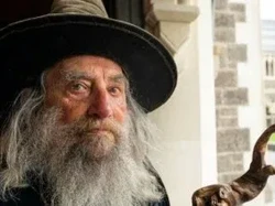 Di Kota Ini Ada Penyihir Jadi PNS, Gajinya Rp 13 Juta/Bulan