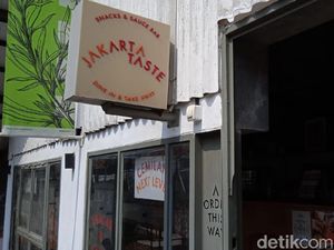 Jakarta Taste: Nasi Daun Jeruk dan Ayam Saus Kari Nikmat di M Bloc Space