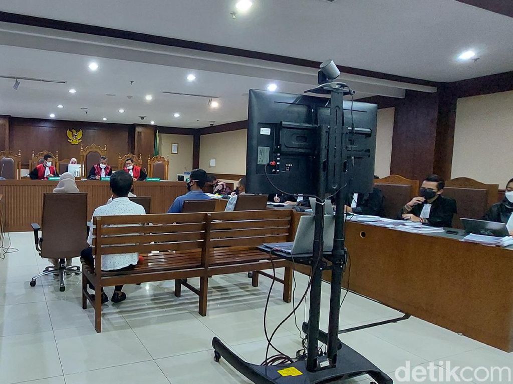 Eks Bupati Kukar Akui Serahkan 3 Dokumen Aset ke AKP Robin untuk Urus PK Eks Bupati Kukar Akui Serahkan 3 Dokumen Aset ke AKP Robin untuk Urus PK