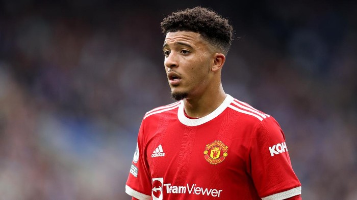 LEICESTER, ENGLAND - OCTOBER 16: Jadon Sancho of Manchester United during the Premier League match between Leicester City and Manchester United at The King Power Stadium on October 16, 2021 in Leicester, England. (Photo by Alex Pantling/Getty Images)