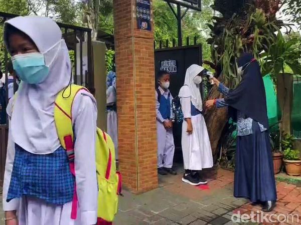 Senangnya Siswa SD di Kota Bogor Bisa Belajar Tatap Muka
