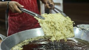Tempe Mendoan Jumbo Ini Berukuran 4 Kali Ukuran Biasa