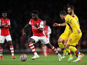 Tendang Saka Hingga Terkapar, Gelandang Palace Tak Dikartu Merah