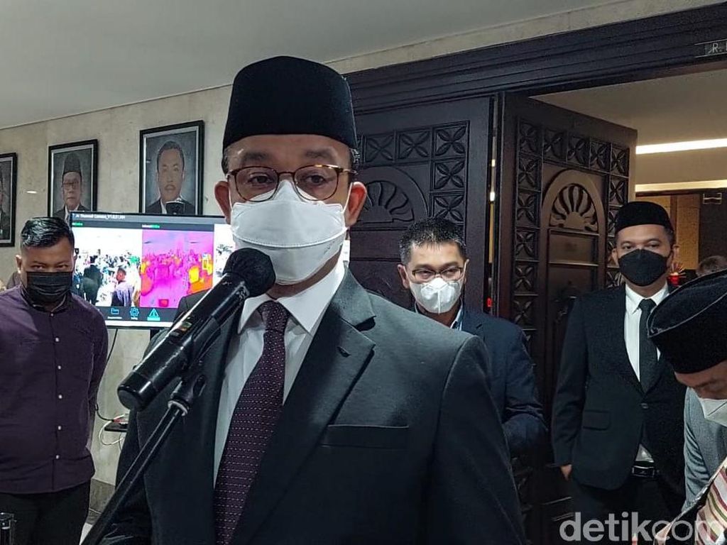 Anies Ganti Direktur Utama dan Direktur Operasi LRT Jakarta