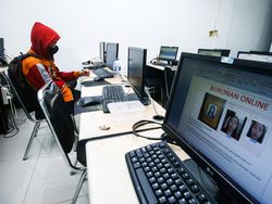 Jurus OJK Biar Masyarakat Tak Terjerat Pinjol Ilegal