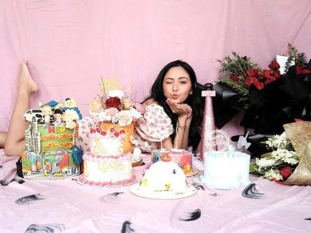 Tips Diet Rachel Vennya: Defisit Kalori hingga Makan Shirataki Tips Diet Rachel Vennya: Defisit Kalori hingga Makan Shirataki