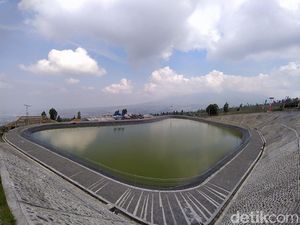 Foto: Pemandangan Epik dari Lereng Gunung Sindoro