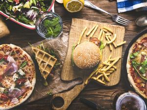 Murah Meriah! Fried Chicken dan Pizza Enak Juga Ada di Gerobak Kaki 5