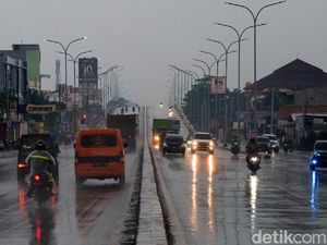 BMKG: Sekitar 20% Wilayah Indonesia Masuk Musim Penghujan BMKG: Sekitar 20% Wilayah Indonesia Masuk Musim Penghujan