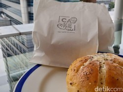 Eks Pegawai KPK Tata Khoiriyah Jual Garlic Bread, Begini Rasanya