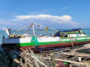 Kapal Rusak Akibat Puting Beliung, Nelayan di Bone Sulsel Butuh Bantuan