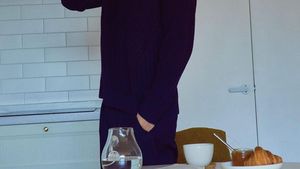 Kim Seon Ho Terseret Skandal Aktor K, Ini Momennya Saat Nyeduh Kopi