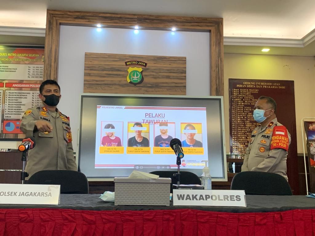 Polisi Ungkap Pelaku Tawuran di Lenteng Agung Saling Tantang di Medsos Polisi Ungkap Pelaku Tawuran di Lenteng Agung Saling Tantang di Medsos