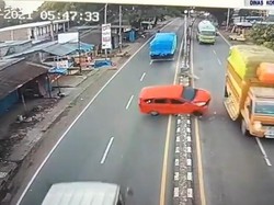 Nyalip Dari Kiri Berujung Nahas: Direktur Indomaret dan LCGC Nekat