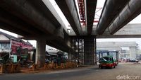 Melihat Pemasangan Girder Akses Tol Padaleunyi-Cisumdawu