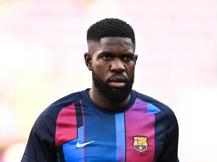 BARCELONA, SPAIN - SEPTEMBER 26: Samuel Umtiti of FC Barcelona looks on prior to the LaLiga Santander match between FC Barcelona and Levante UD at Camp Nou on September 26, 2021 in Barcelona, Spain. (Photo by David Ramos/Getty Images)