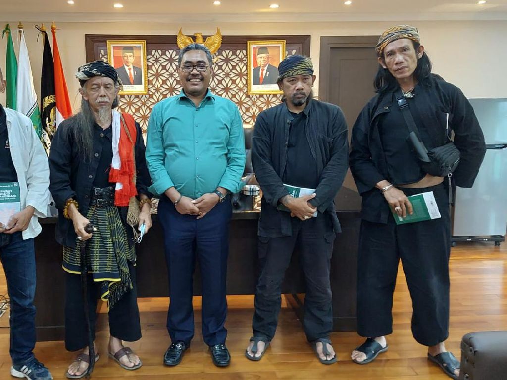 Temui Jazilul, Masyarakat Adat Sunda Curhat Tak Tenang Jalankan Ritual