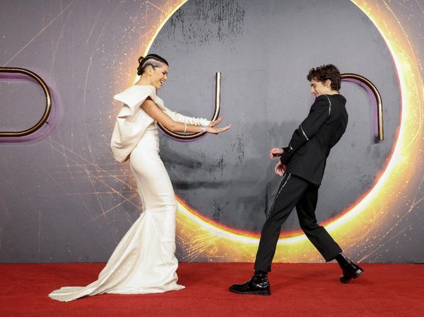 Gaya Bebas Zendaya dan Timothee Chalamet di Karpet Merah